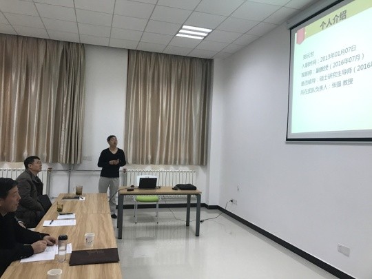 万象城娱乐awc线路组织新进教师进行首聘期满述职汇报